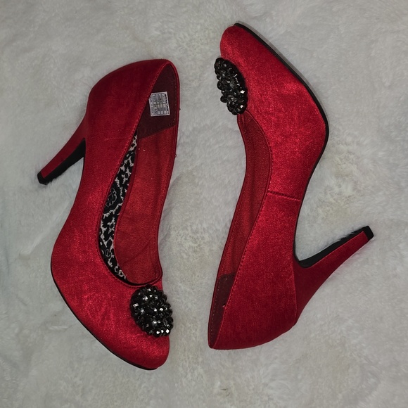 Rocket Dog Women's Scarlet Heels with Embellished Toe - Picture 6 of 10